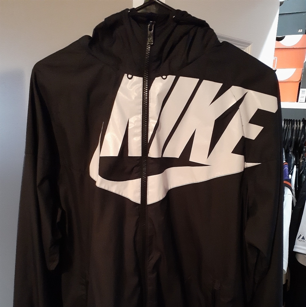 Nike windbreaker